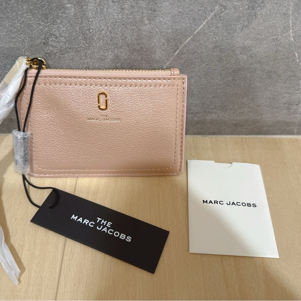 (NWT) Marc Jacobs Top-Zip Card and Key Holder -Pearl Blush